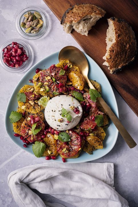 Carpaccio d'agrumes à la burrata et à la grenade